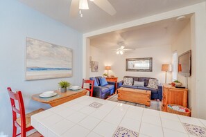 Smart TV - Casita de Playa- Steps to Ocean and Boardwalk! (San Diego)