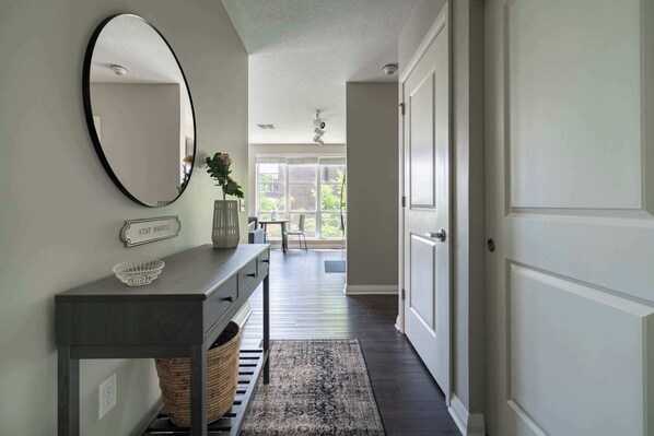 Interior - Amazing Apartment Along the River (Columbus)