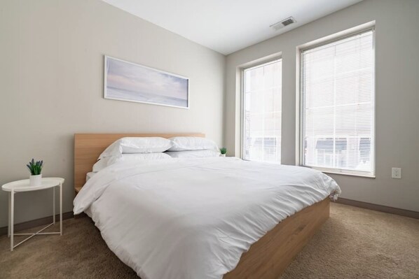 1 bedroom, desk, iron/ironing board, WiFi