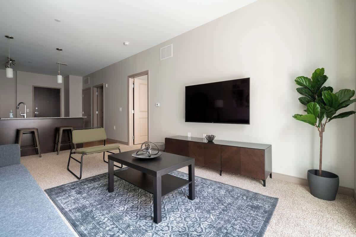 Downtown Columbus Apartment - Columbus, OH