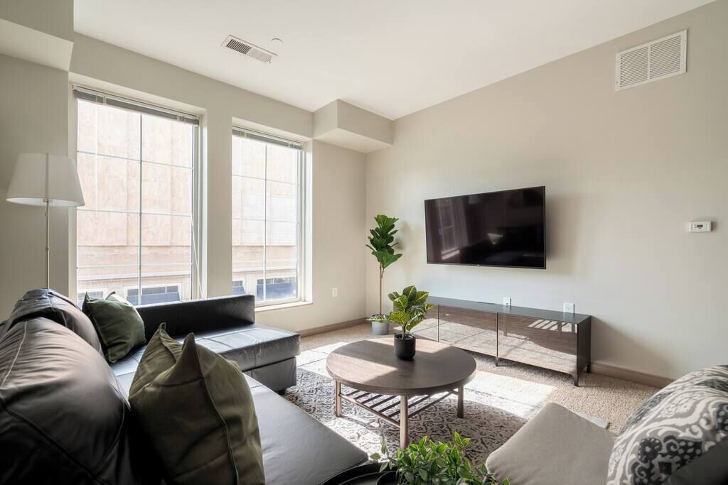 Downtown Luxury Apartment - Columbus, OH