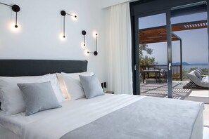 2 bedrooms, in-room safe, iron/ironing board, free WiFi