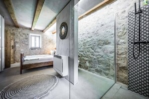 3 sovrum och sängkläder