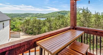 Lake Access, Hot Tub, Pools, Paddleboard, Sleep 20