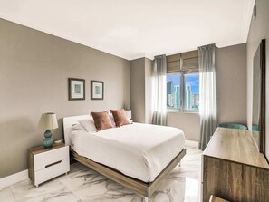 3 多间卧室、办公桌、熨斗/熨衣板、WiFi