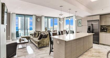 Panoramic Perfection: 3BR Breathtaking Water Views