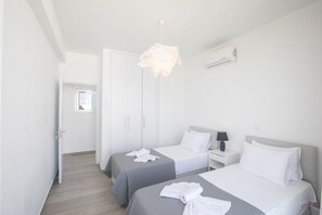 4 Schlafzimmer, Zimmersafe, Bügeleisen/Bügelbrett, Reisekinderbett