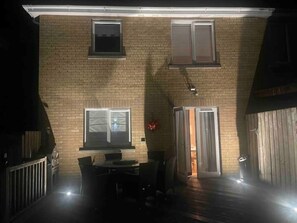 Outdoor dining - Mayfield square (Belfast)