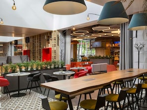 Frokost, lunsj og middag serveres, internasjonale retter