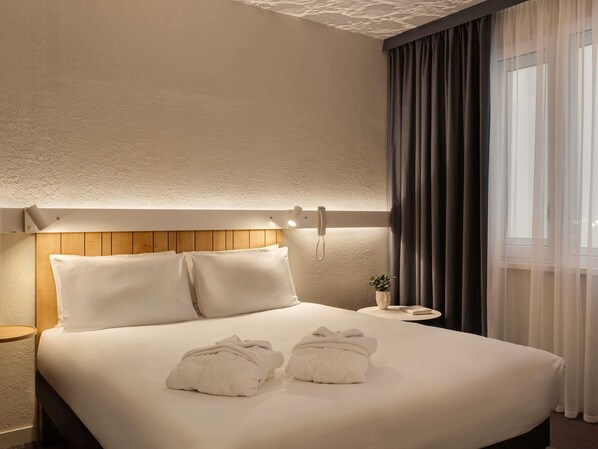 Premium-Zimmer, 1 King-Bett | Minibar, Zimmersafe, Schreibtisch, Verdunkelungsvorhänge