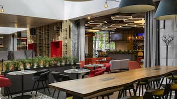 ์์นจ ์์ฌ, ์ ์ฌ ์์ฌ, ์ ๋
์์ฌ ์ ๊ณต, ์ธ๊ณ ์๋ฆฌ