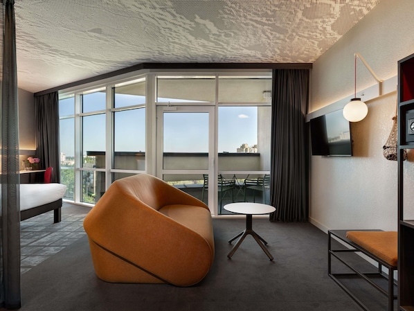 Family Room, 1 Double Bed with Sofa bed, Balcony | Minibar, in-room safe, desk, blackout drapes - Ibis Kyiv Beresteiska (Kyiv)
