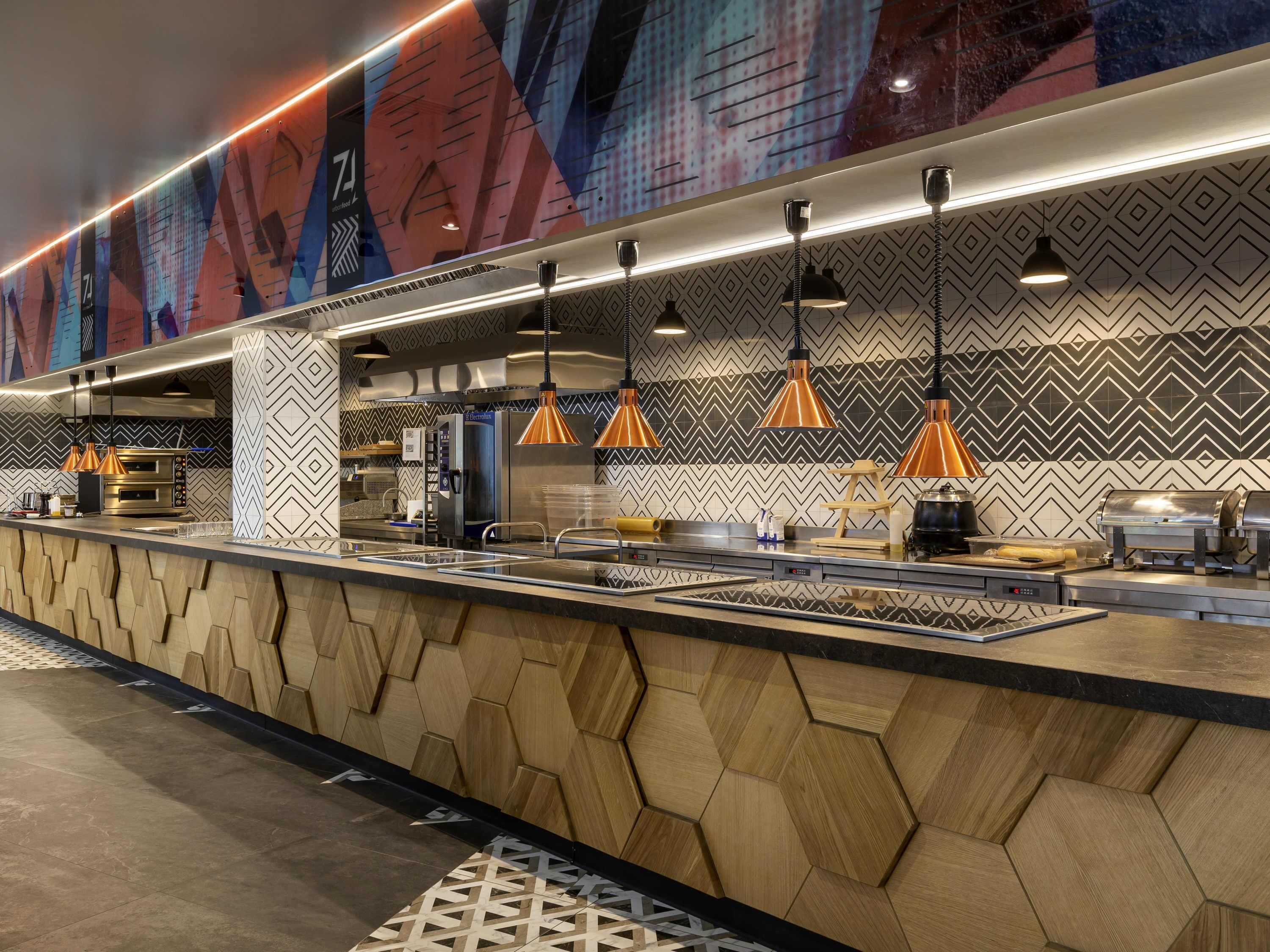 Daily buffet breakfast (UAH 444 per person)