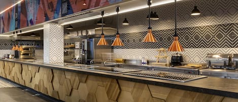 Daily buffet breakfast (UAH 444 per person)