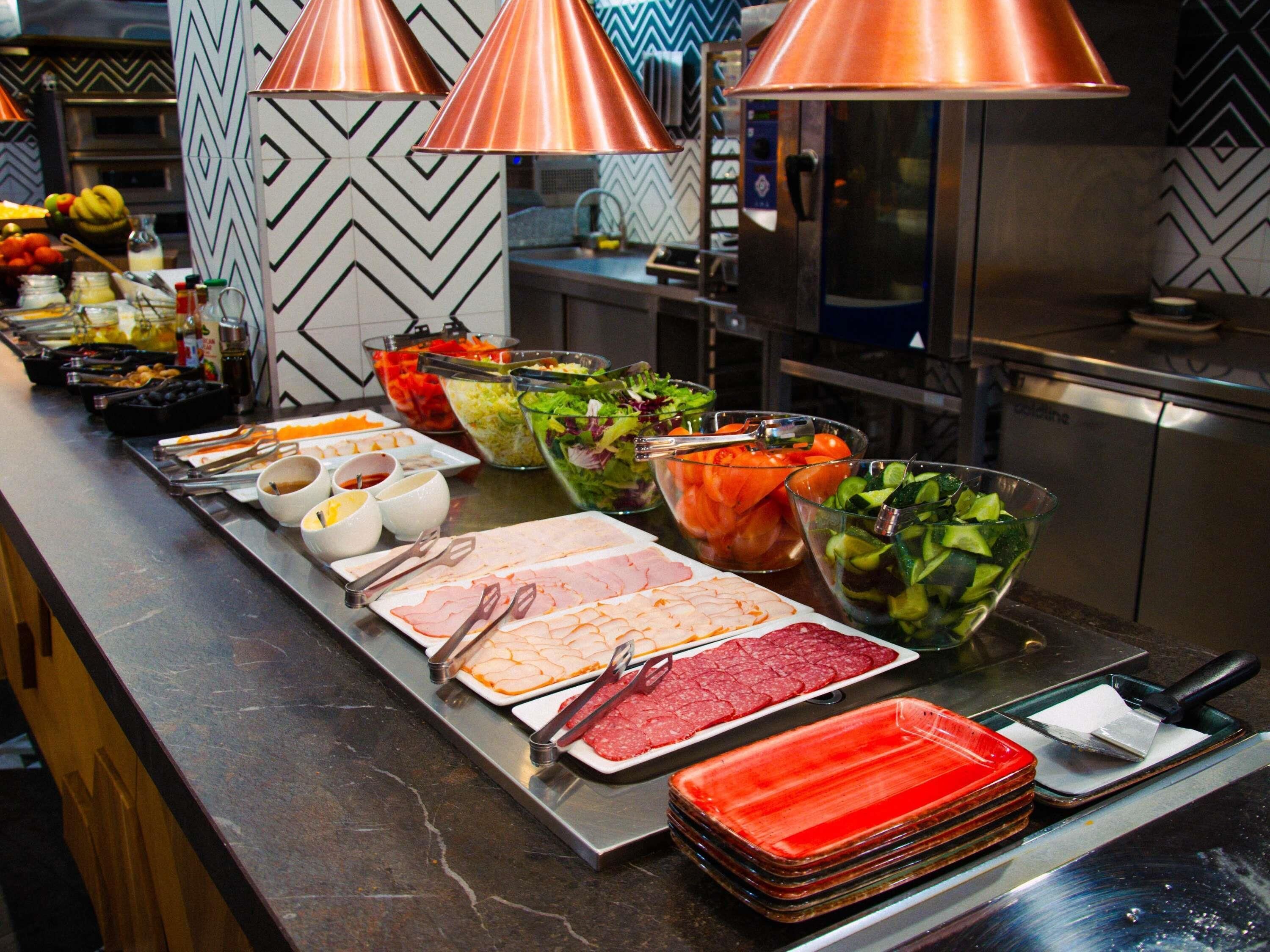 Daily buffet breakfast (UAH 444 per person)