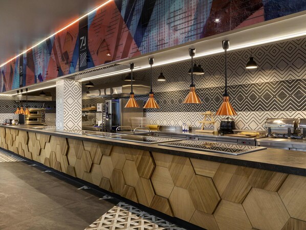 Daily buffet breakfast (UAH 444 per person)