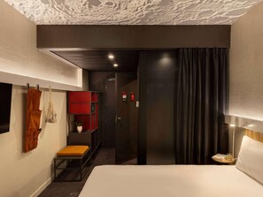 Standard Room, 1 Double Bed | Minibar, in-room safe, desk, blackout curtains