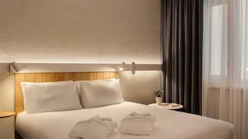 Premium-Zimmer, 1 King-Bett | Minibar, Zimmersafe, Schreibtisch, Verdunkelungsvorhänge