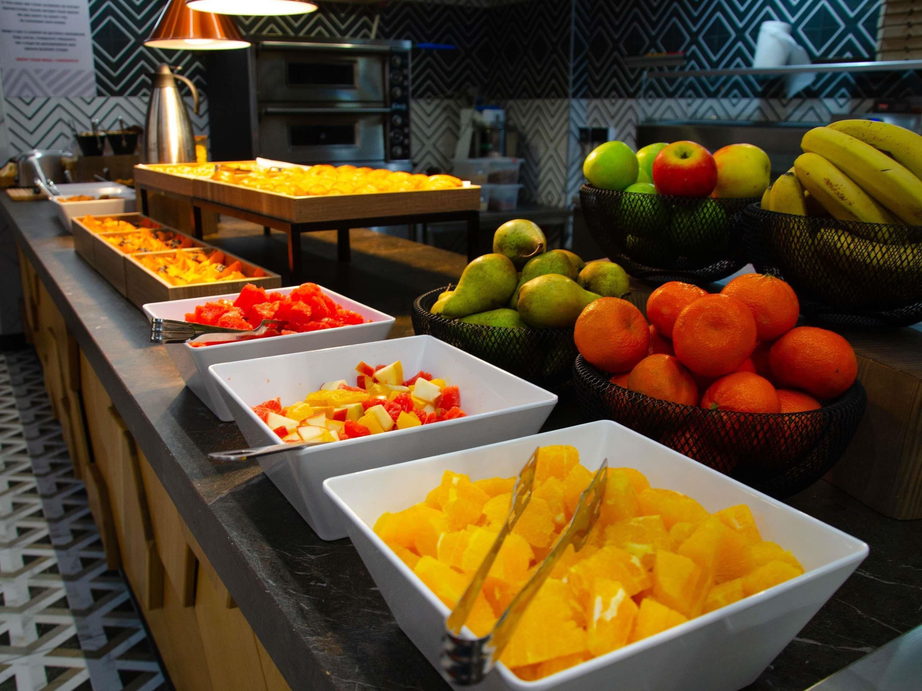 Desayuno buffet diario (UAH 444 por persona)