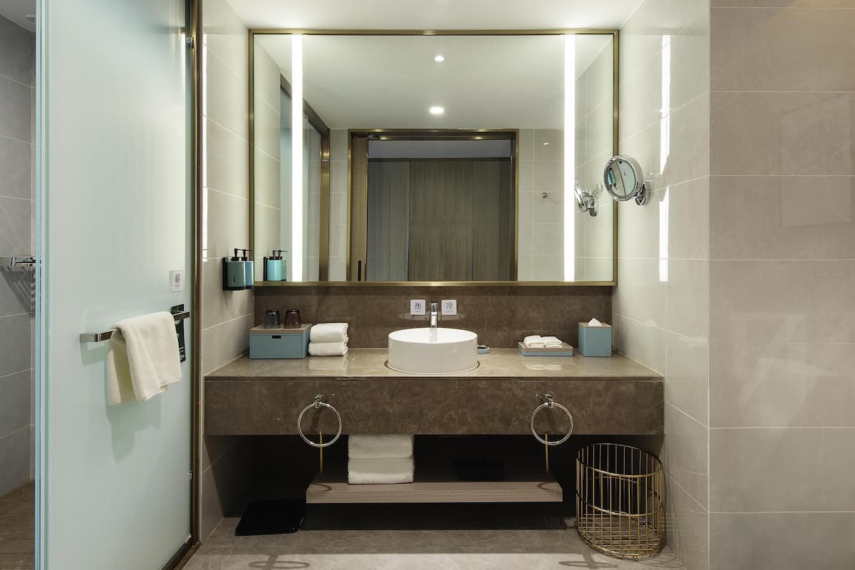 Superior Room, 2 Twin Beds | Down comforters, free minibar, in-room safe, blackout drapes