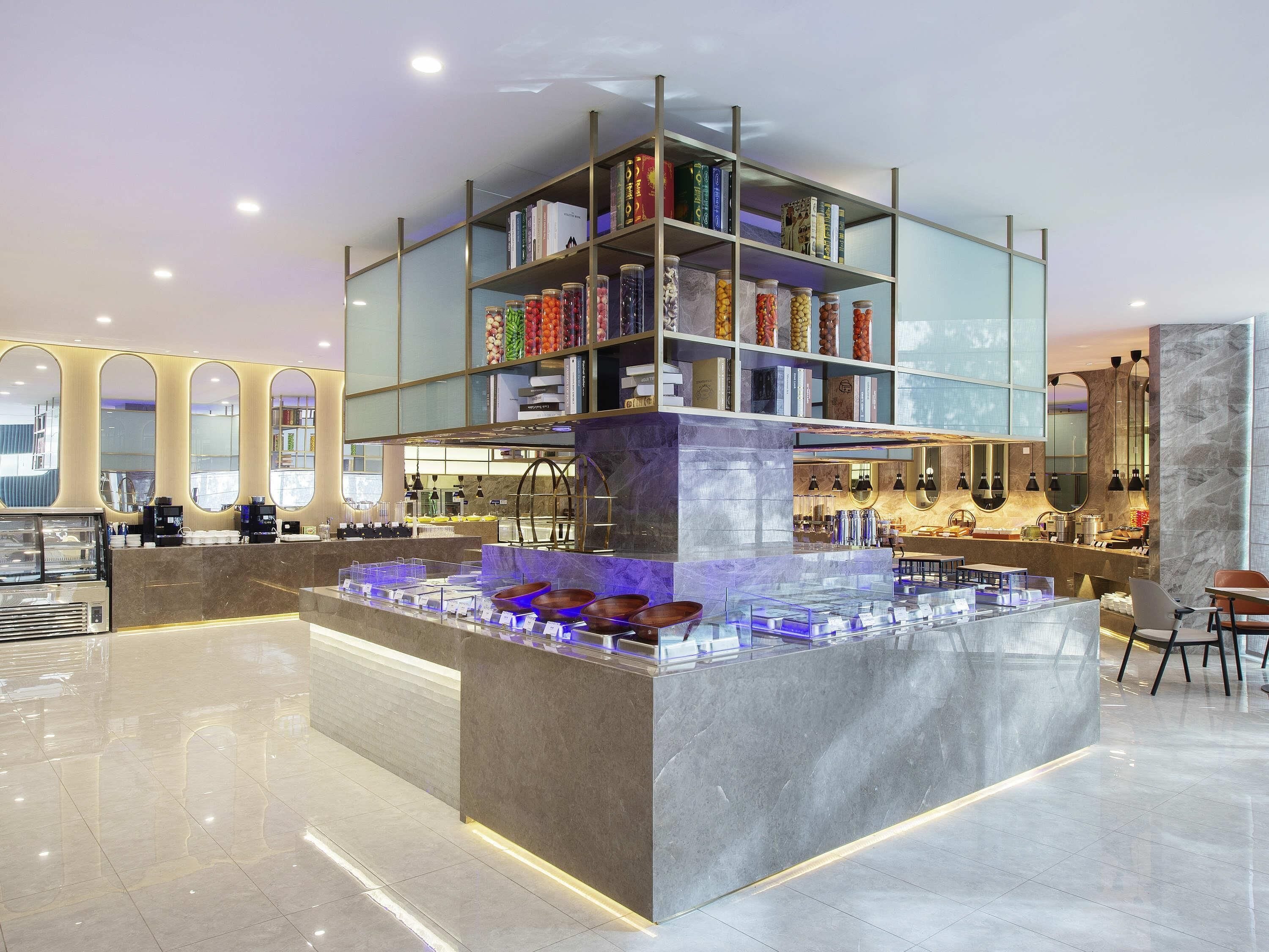 每日供應自助早餐 (每人 CNY88)