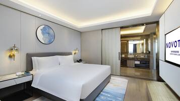Deluxe Suite, 1 King Bed | Down comforters, free minibar, in-room safe, blackout drapes
