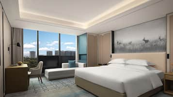 Superior Suite, 1 King Bed, Club Lounge Access