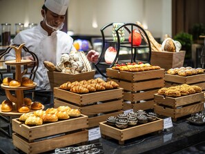 Breakfast, lunch and dinner served - Pullman Quanzhou Shuitou (Quanzhou)