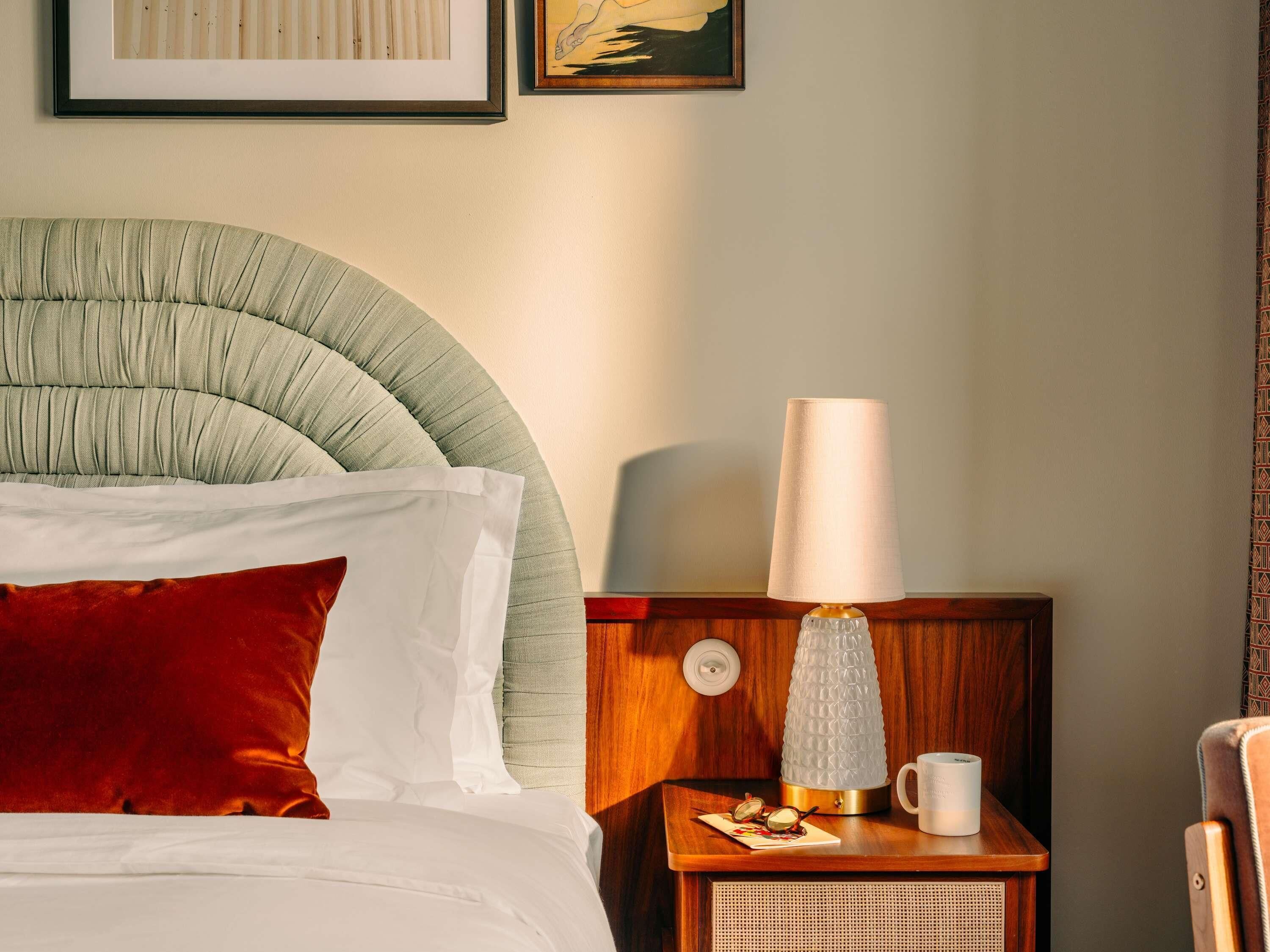 Cosy | In-room safe, blackout drapes, iron/ironing board, free WiFi