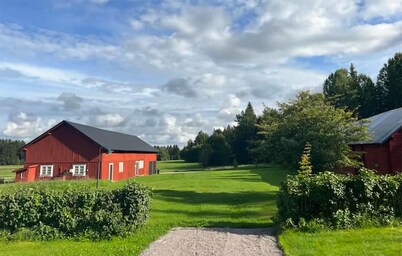 Gorgeous home in Gräsbo with sauna