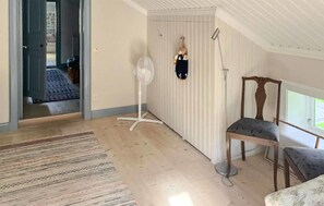 4 bedrooms, travel cot, free WiFi