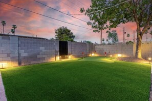 Property grounds - Old Town Escape|FREE Heated Pool & Spa|Sleeps 12 (Scottsdale)