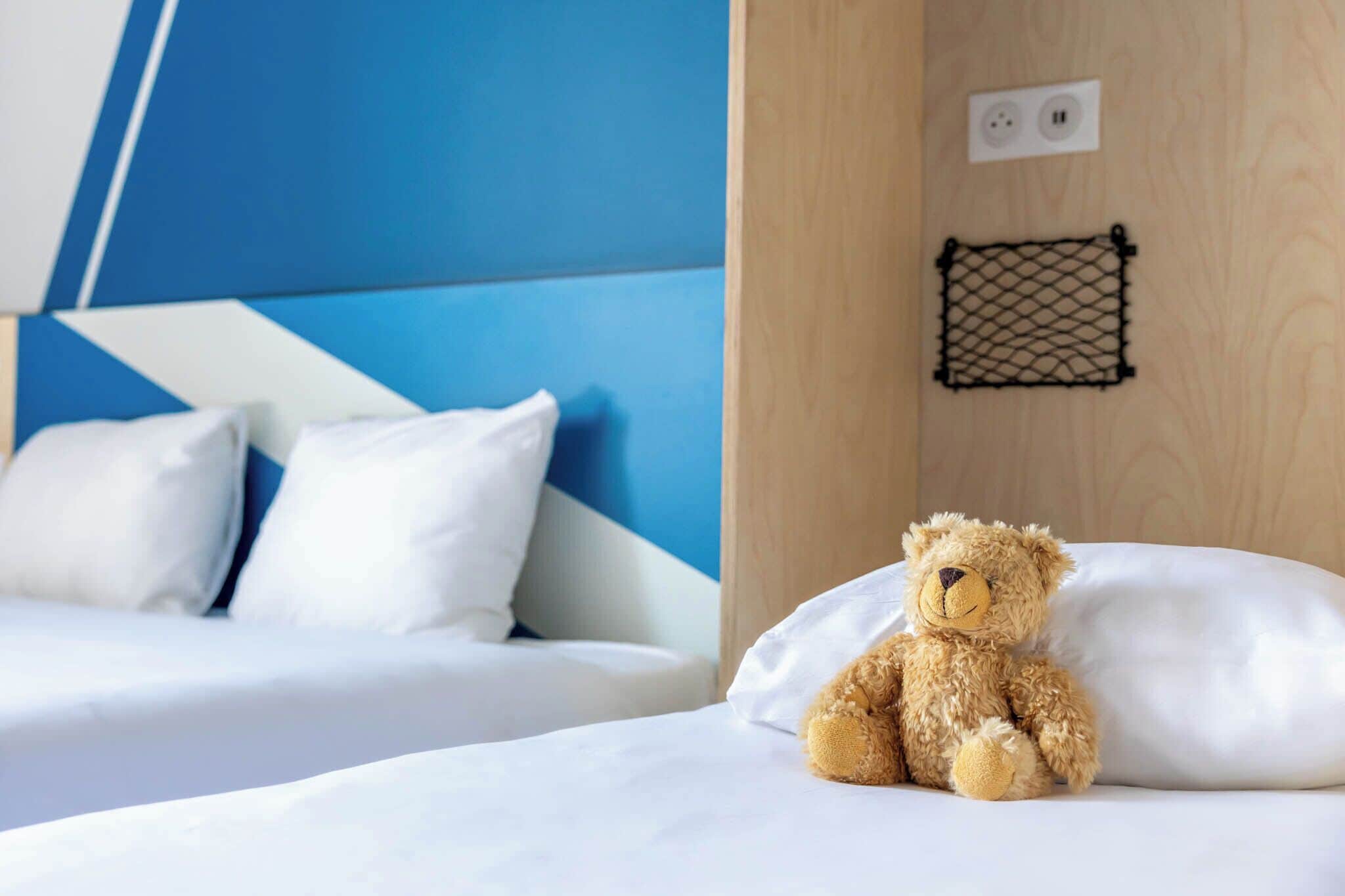 Desk, soundproofing, iron/ironing board, free WiFi