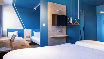 Standard Room, Multiple Beds | Desk, soundproofing, iron/ironing board, free WiFi
