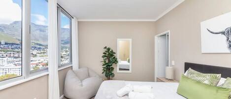 Basic Apartment, Multiple Beds