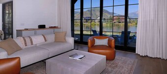Lakeview Luxury, Hot tub, firepit, views!