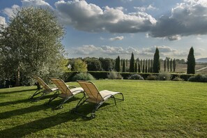 Property grounds - Exclusive luxury property with private pool in Siena countryside Borgo la Chiusa (Siena)
