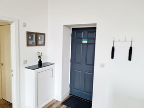 아파트, 퀸사이즈침대 2개 | 내부