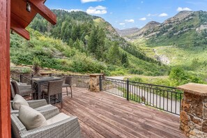 屋外ダイニングエリア