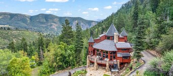 The Castle, Unbelievable Views, Rustic Mountain Masterpiece