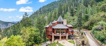 The Castle, Unbelievable Views, Rustic Mountain Masterpiece