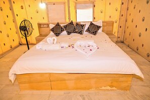 Basic-sumarhús | Skrifborð, vinnuaðstaða fyrir fartölvur, ókeypis þráðlaus nettenging