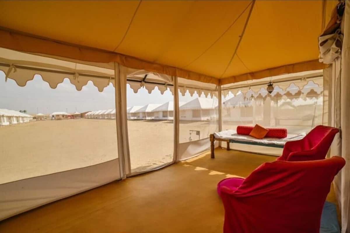 2 bedrooms, desk, laptop workspace, free WiFi