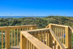 Property grounds - Oceanfront haven in Oak Island—3BR, 2BA, sleeps 8, perfect for family escapes! (Oak Island)