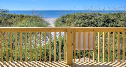 Oceanfront haven in Oak Island—3BR, 2BA, sleeps 8, perfect for family escapes!