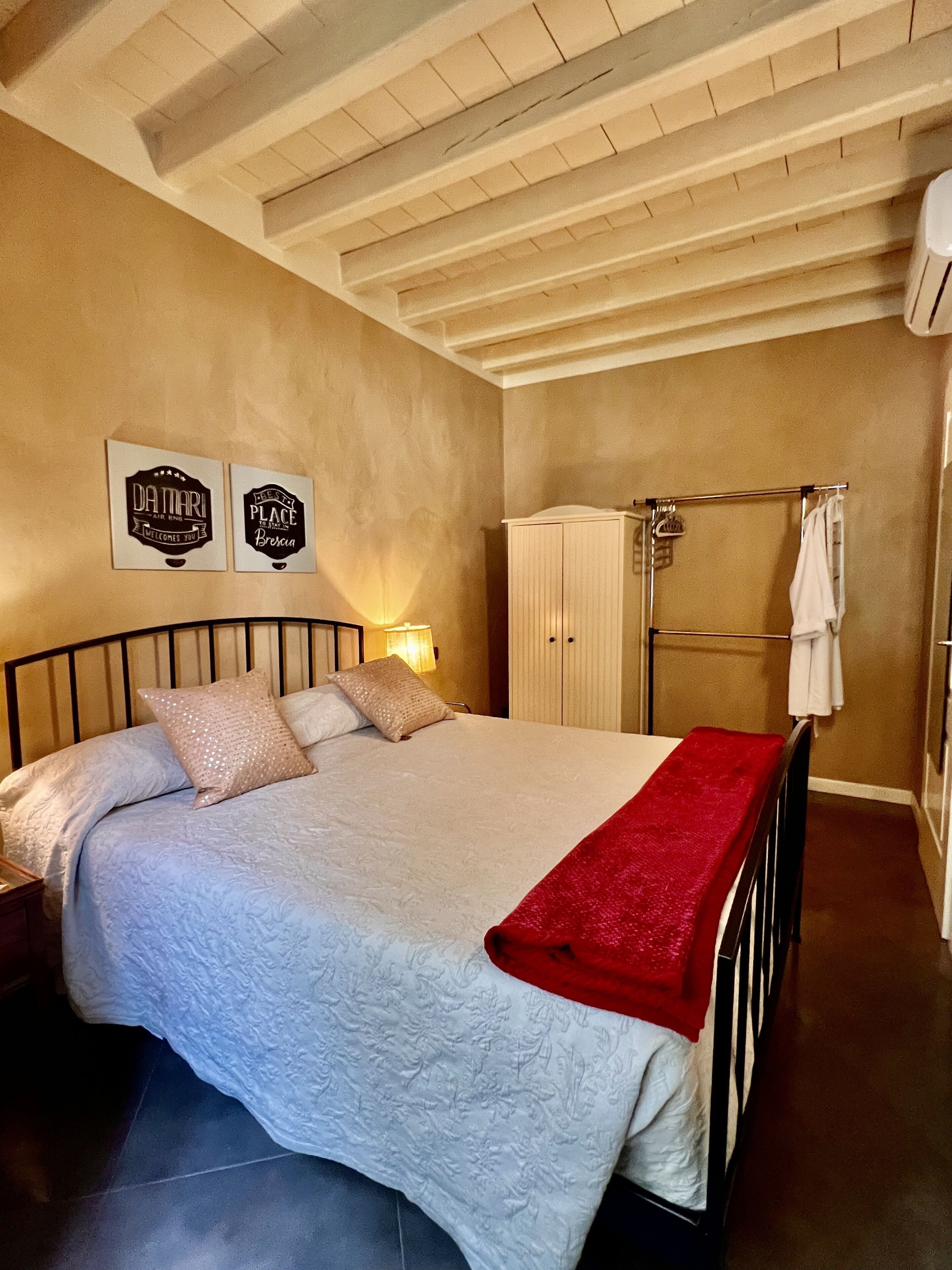 1 camera, ferro/asse da stiro, culla da viaggio, Wi-Fi gratuito