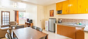 WOW! 3BR House w/Karaoke ,Swimming Pool, Pet Friendly