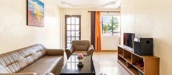 WOW! 3BR House w/Karaoke ,Swimming Pool, Pet Friendly