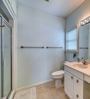 Bathtub - Port Folio - Adorable 3 BR home with Covered Porch! (Surf City)