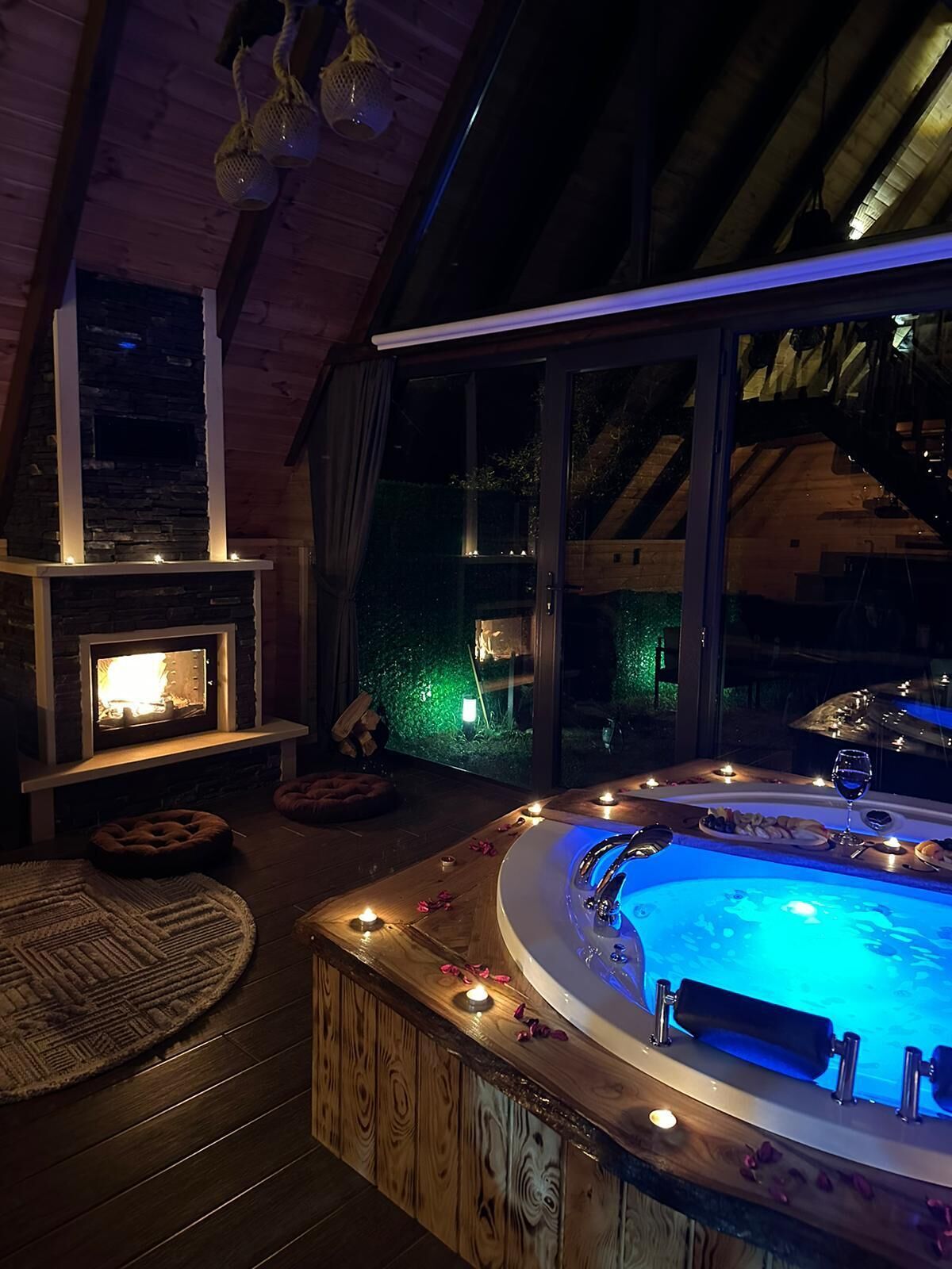 平房 | 1 多间卧室、高档床上用品、办公桌、遮光窗帘